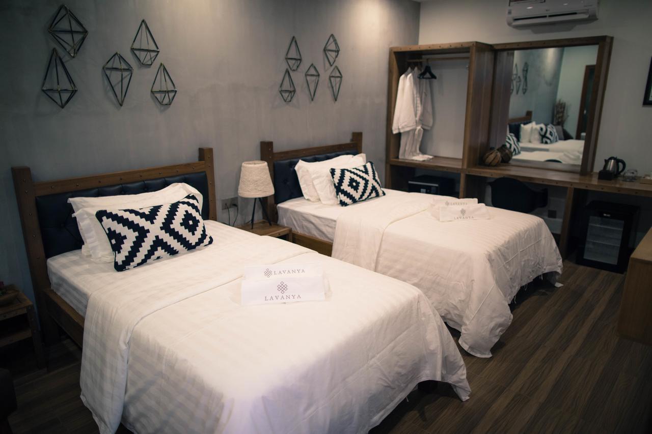 Lavanya Boutique Hotel Phnom Penh Exterior photo