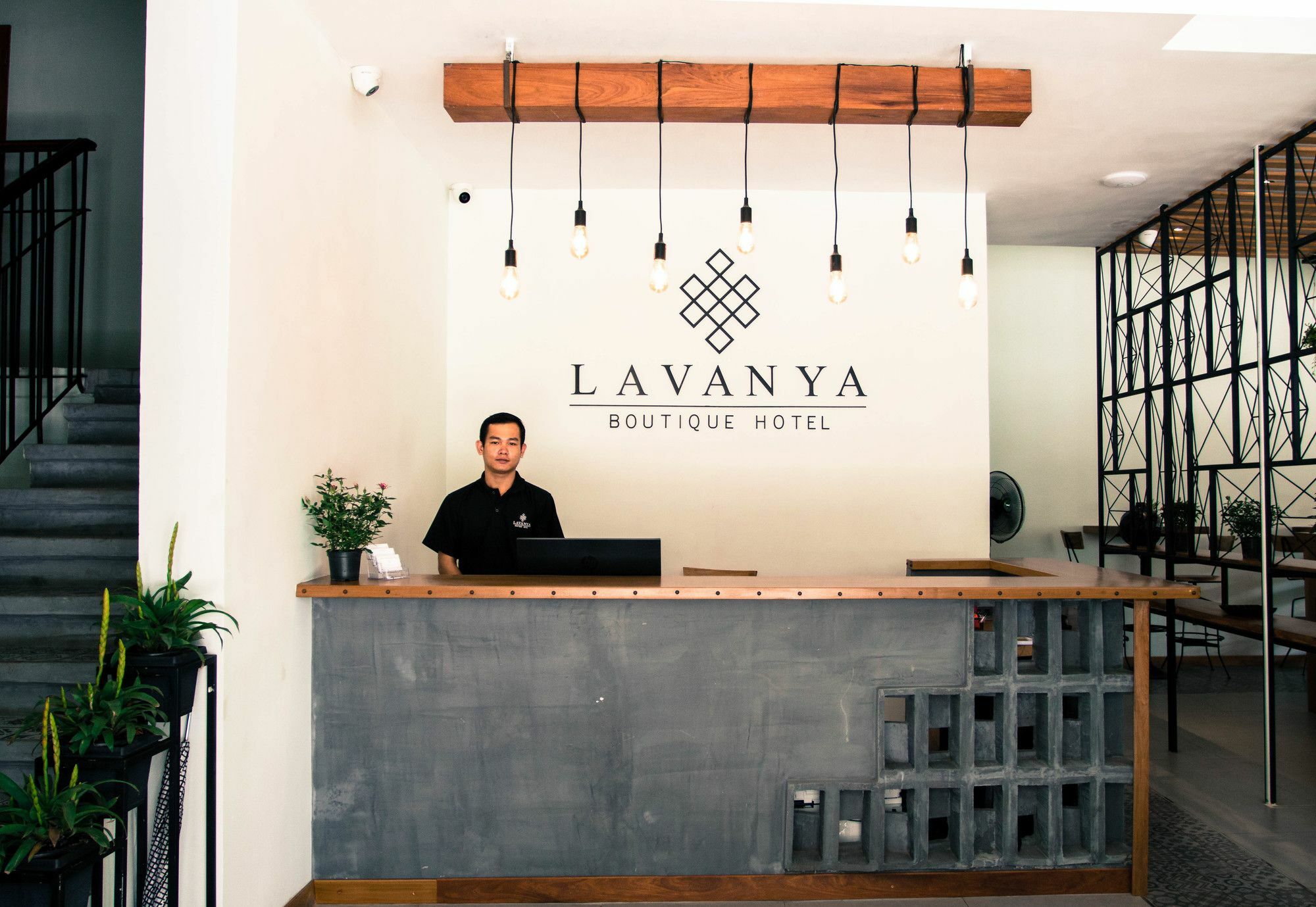 Lavanya Boutique Hotel Phnom Penh Exterior photo