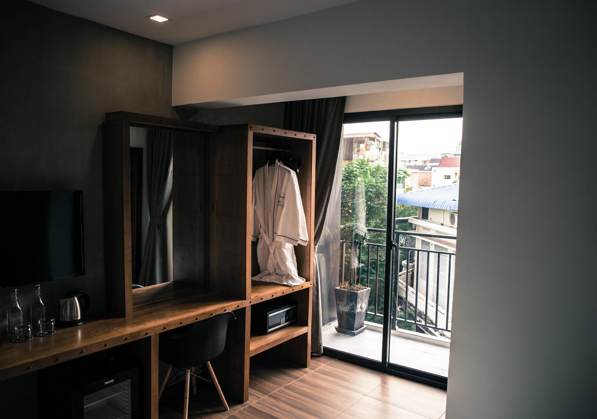 Lavanya Boutique Hotel Phnom Penh Exterior photo