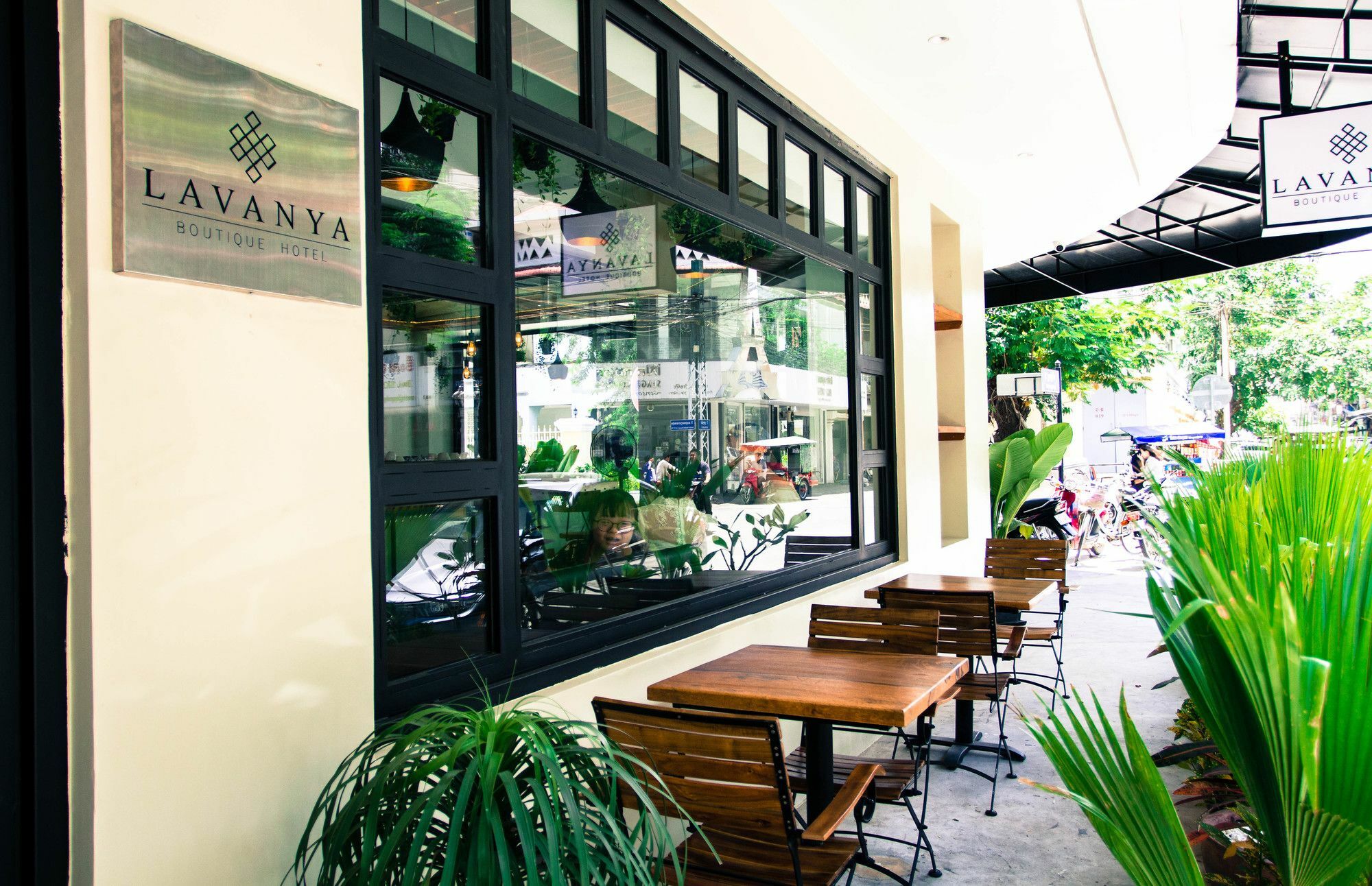 Lavanya Boutique Hotel Phnom Penh Exterior photo